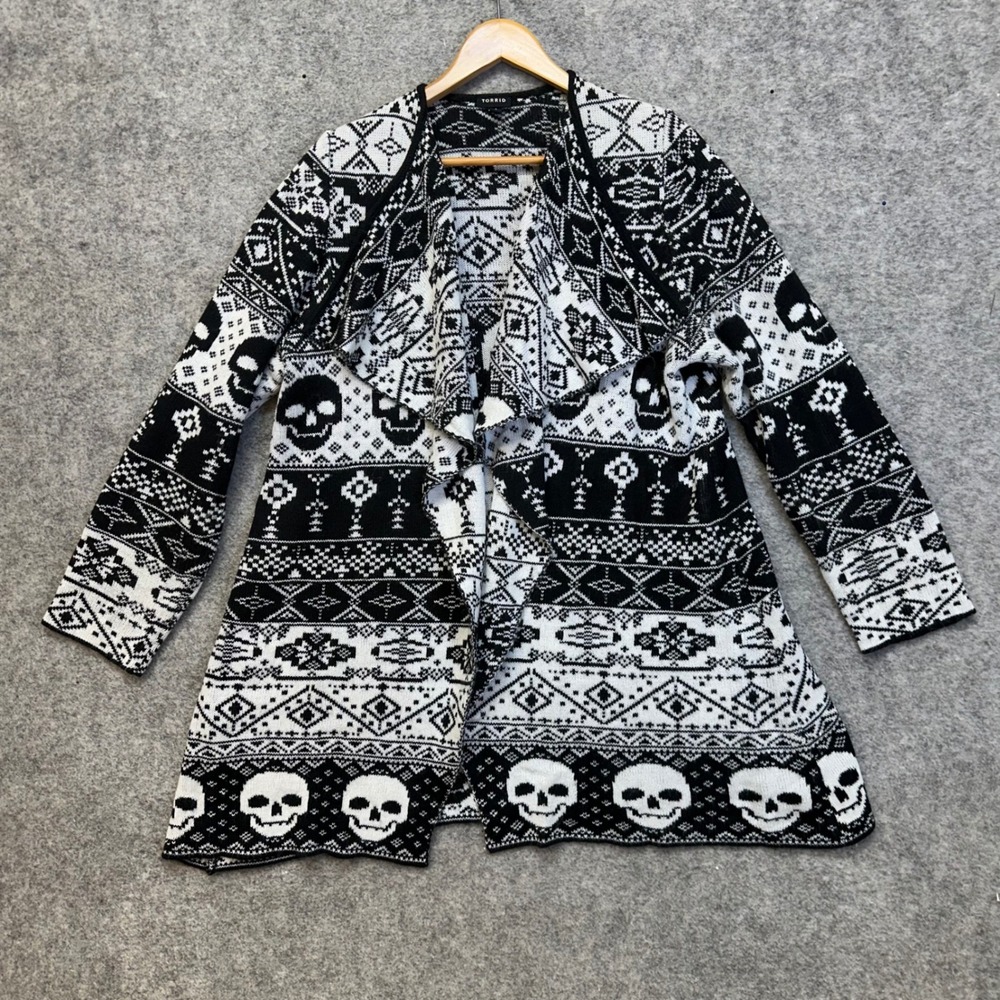 Torrid Skull Cardigan Women Size 1 Black White Open Front Knit Sweater Halloween